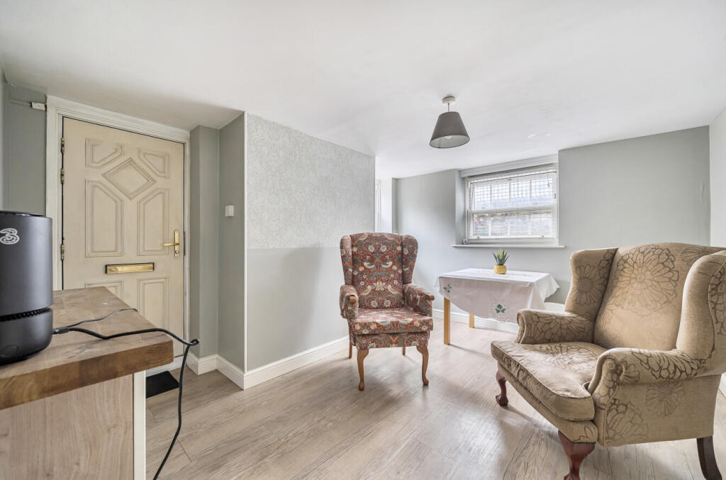 1386999-5-6931a63...