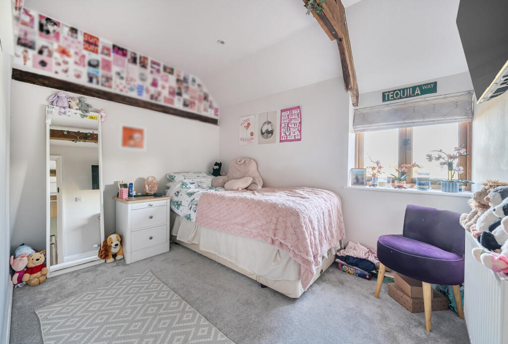 1384815-10-6925c1...