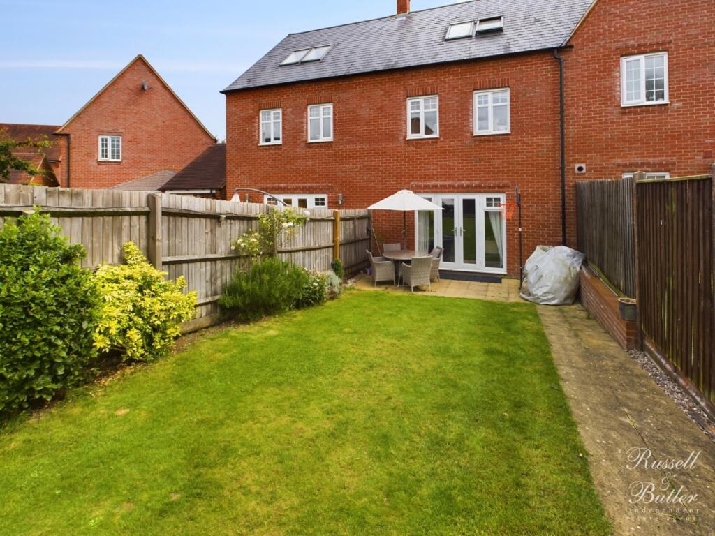 CAM02127G0-PR0034-STILL011