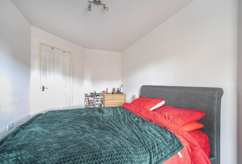 1357252-3-68d4180...