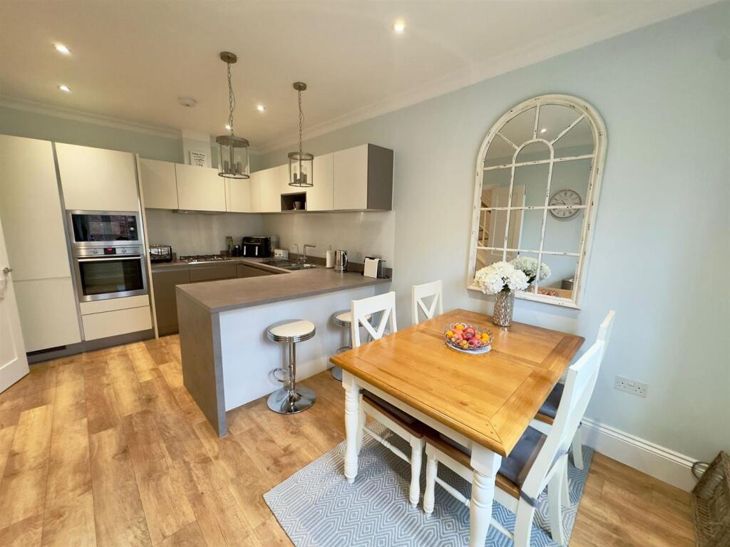 Kitchen/Dining Room
