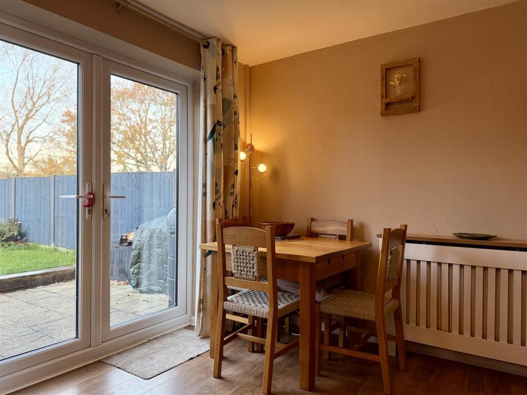Lounge/dining room