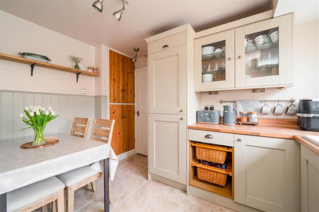 Kitchen-8.jpg
