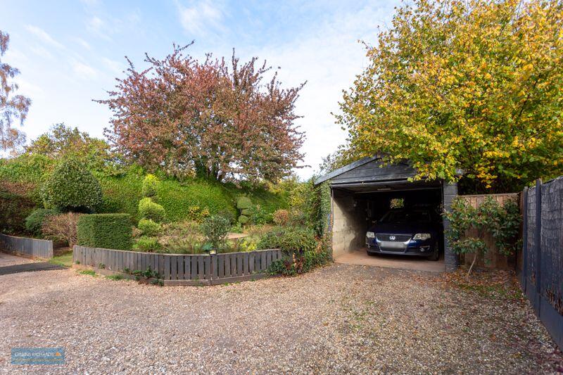 Garage/Parking