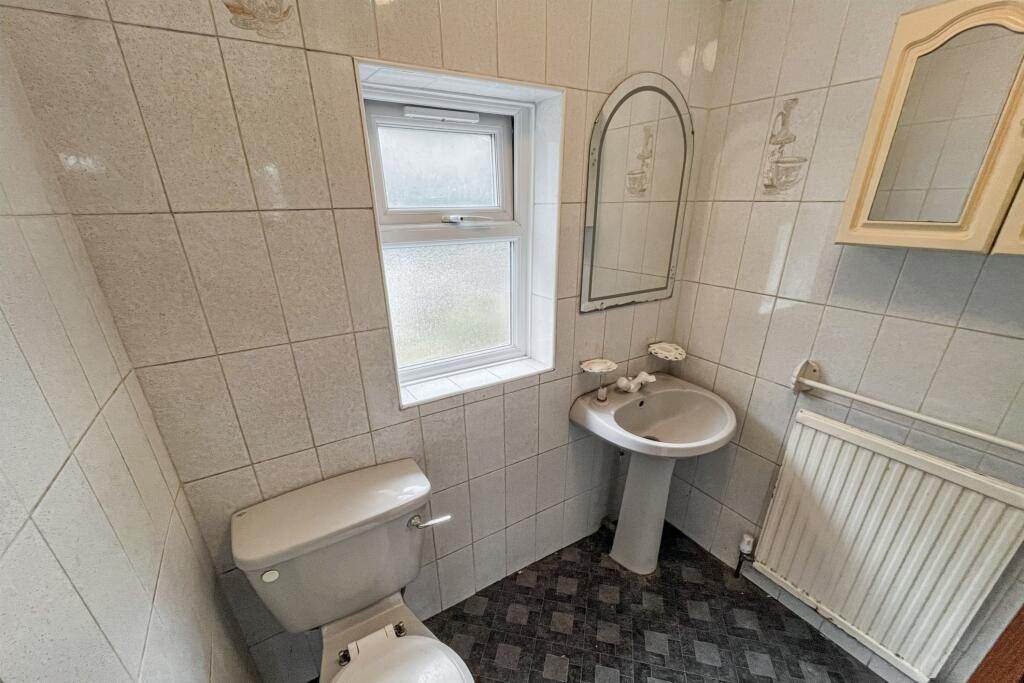 82 Hamilton Avenue, Sutton, Surrey, SM3 9RL