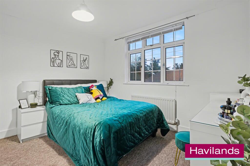 Cowper Gardens N14 4NP-1.jpg