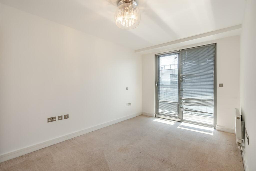 8557115-interior19.jpg