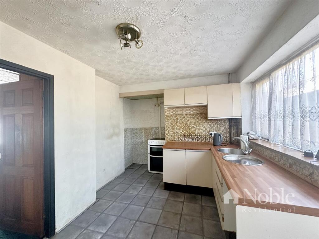 Kitchen/Breakfast Room