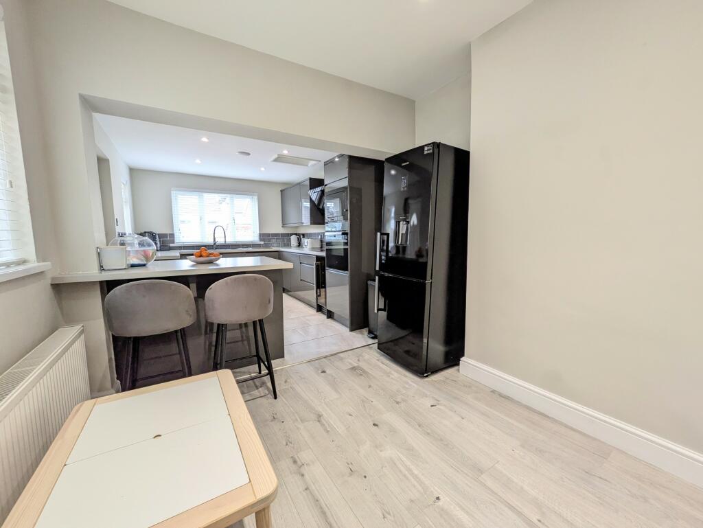 PXL_20241018_103228275.MP~2