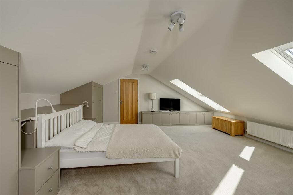 Hendre Hi Res 13.jpg