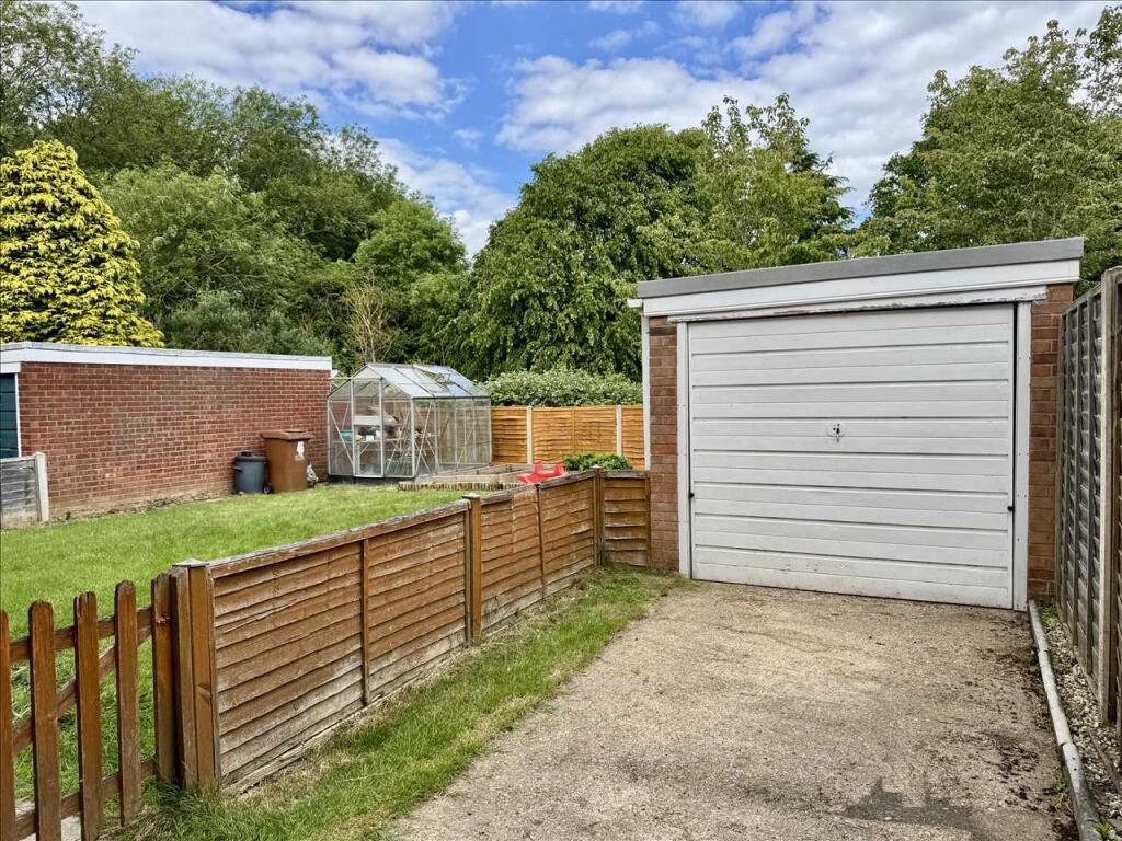 DETACHED BRICK