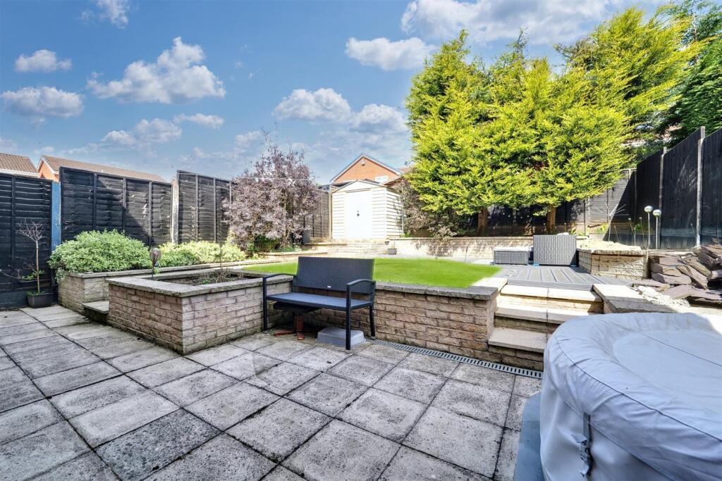 Dickens garden edit 3.jpg