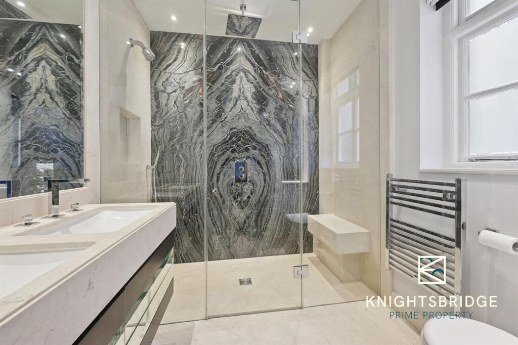 De Vere Gardens (11).jpg