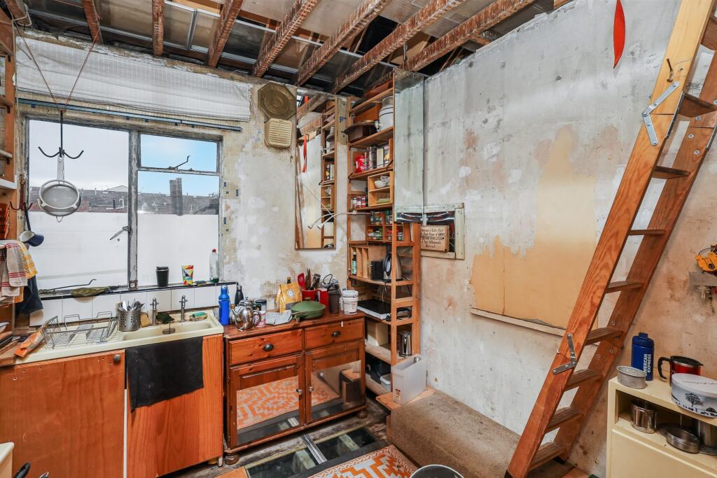 27 Colne Road, Clapton, London, E5 0HR