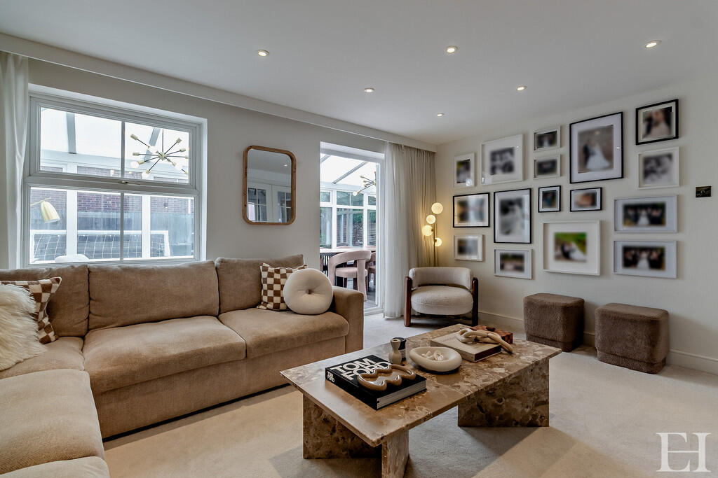 8656154-interiorW...