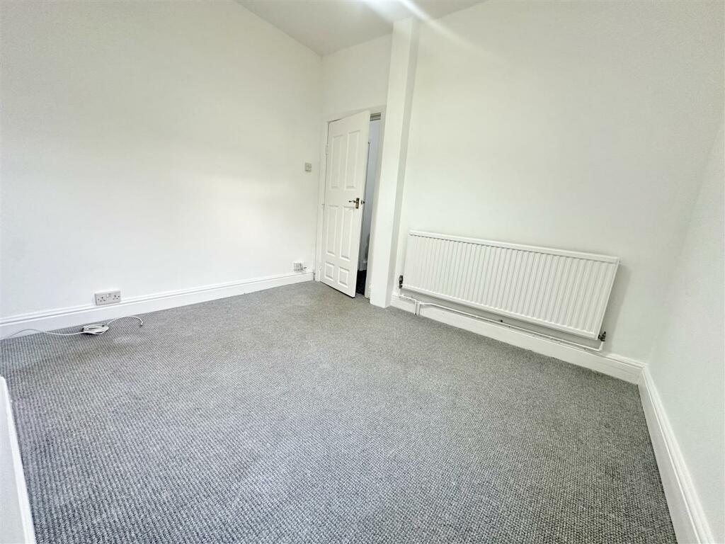 bedroom 1.jpeg