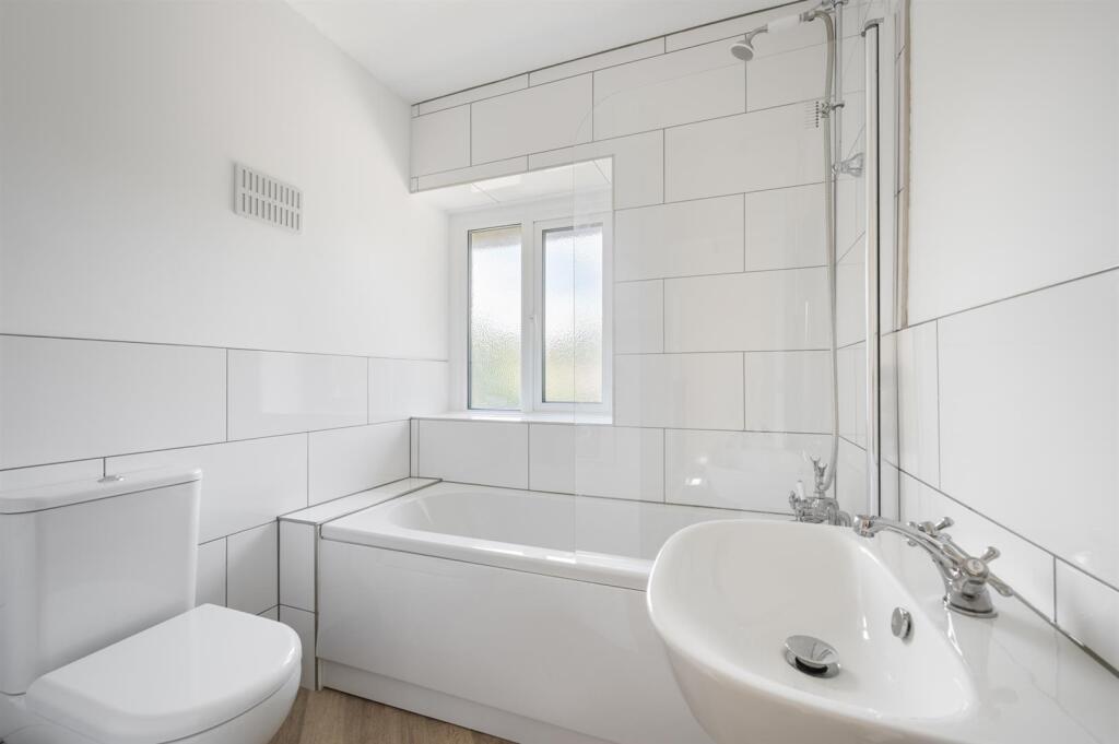 Saxton Mee 5 How Lane -0010.jpg