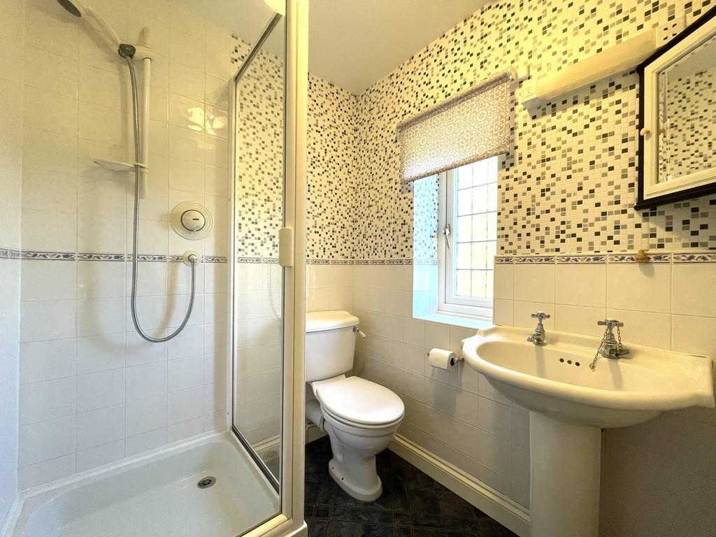 En-suite Shower R...