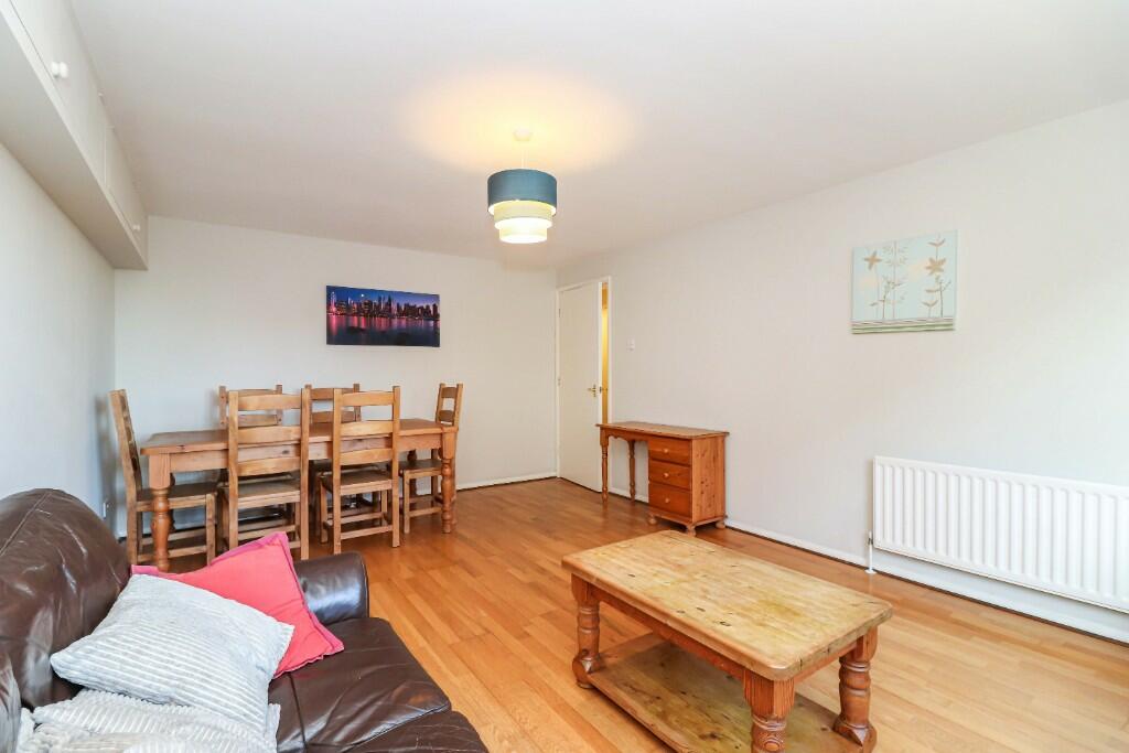 Sitting/dining room