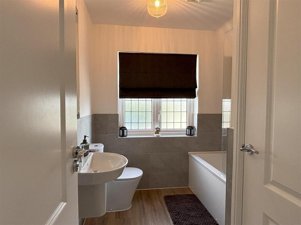 bathroom.jpeg