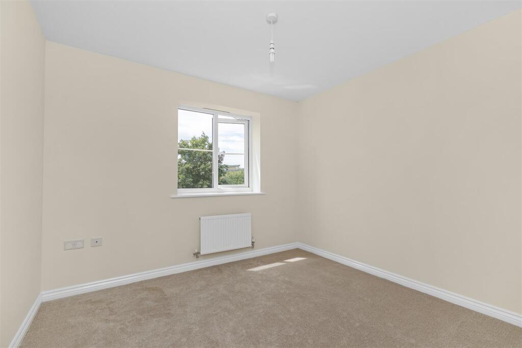 Bedroom 4.jpg