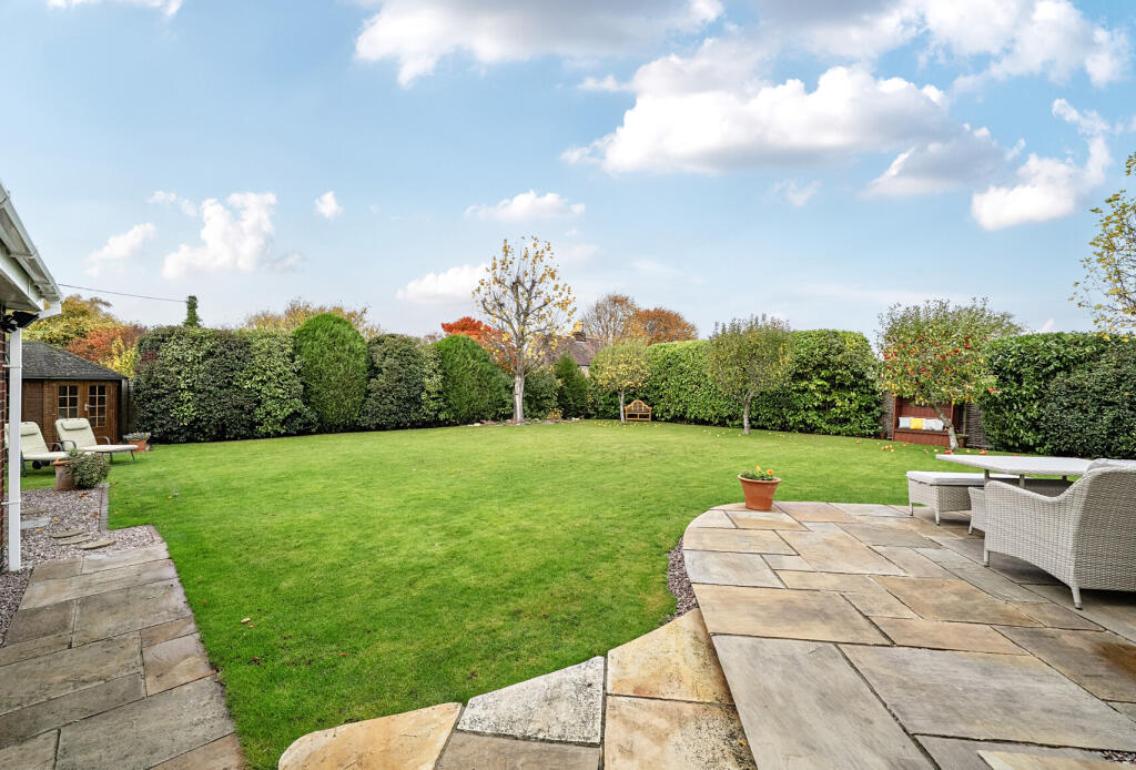 1372867-20-6904b1...