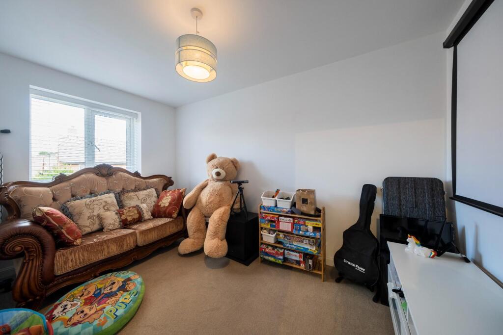 15 Holcroft Drive-027.JPG
