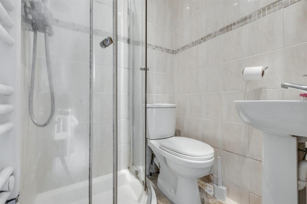 Ensuite.jpeg