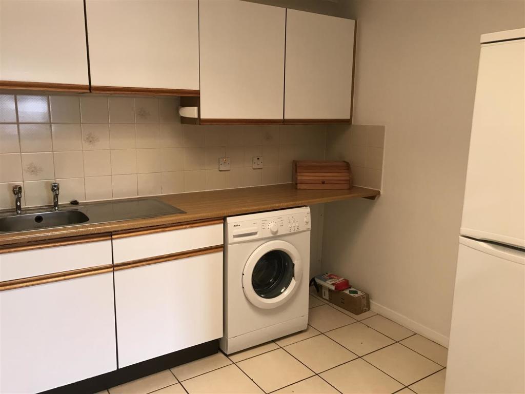 Kitchen 6.JPG