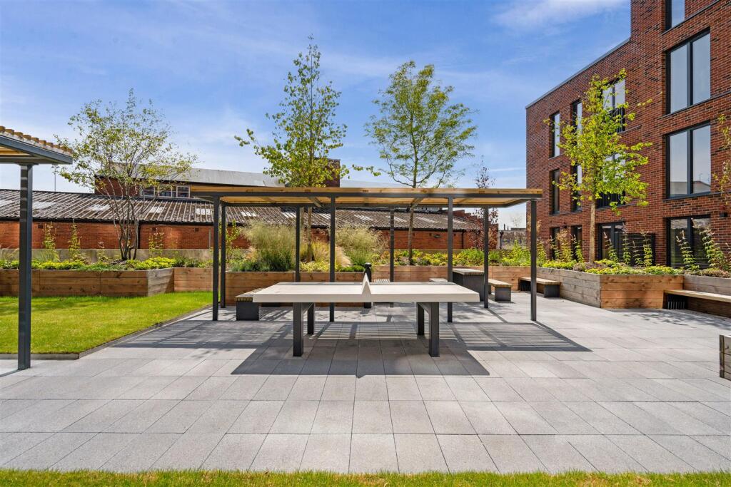 75907_Springwell-Gardens-Whitehall-Road-Leeds (32)