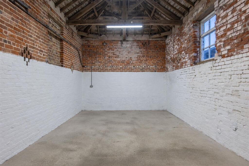 East End Farm Barn-1.jpg