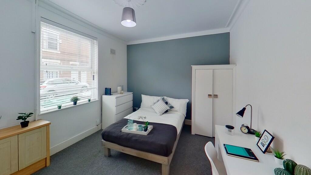 44-Wellington-Str...