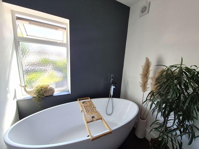 Roll Top Bath