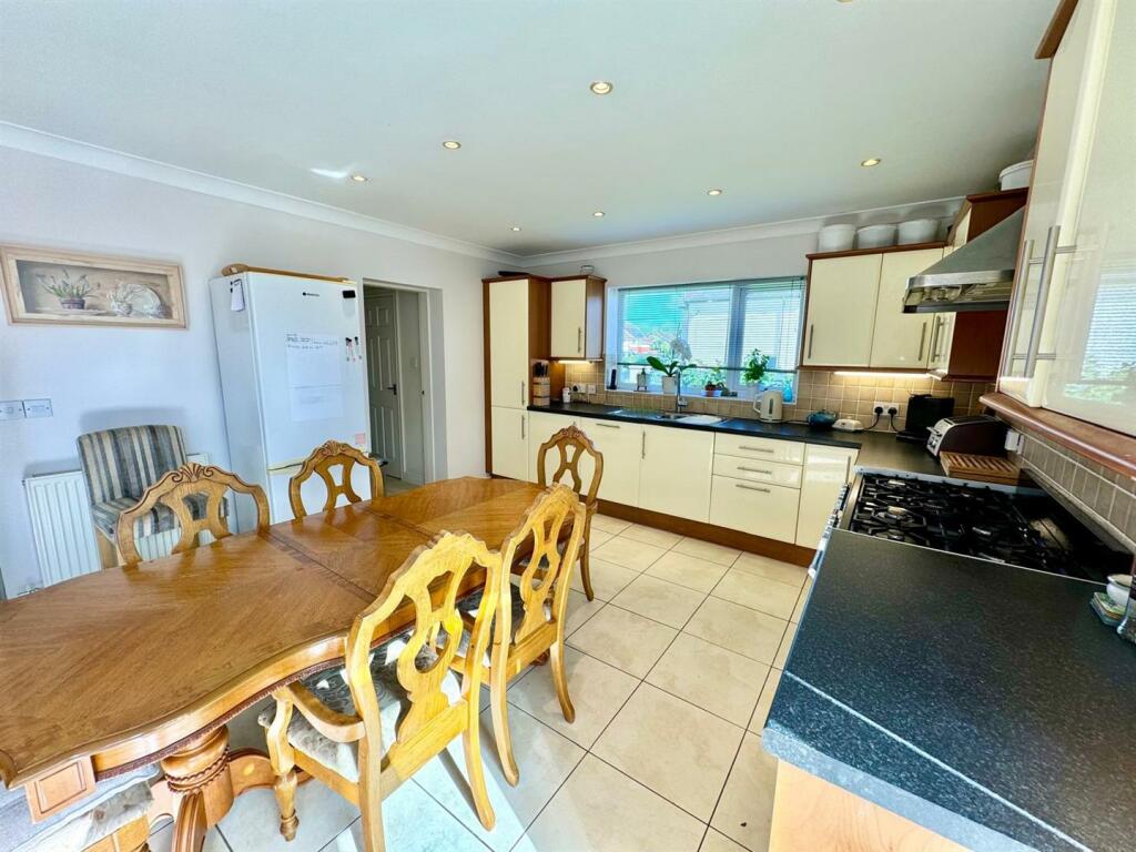 PHOTO-2024-08-21-07-08-41 (24).jpg