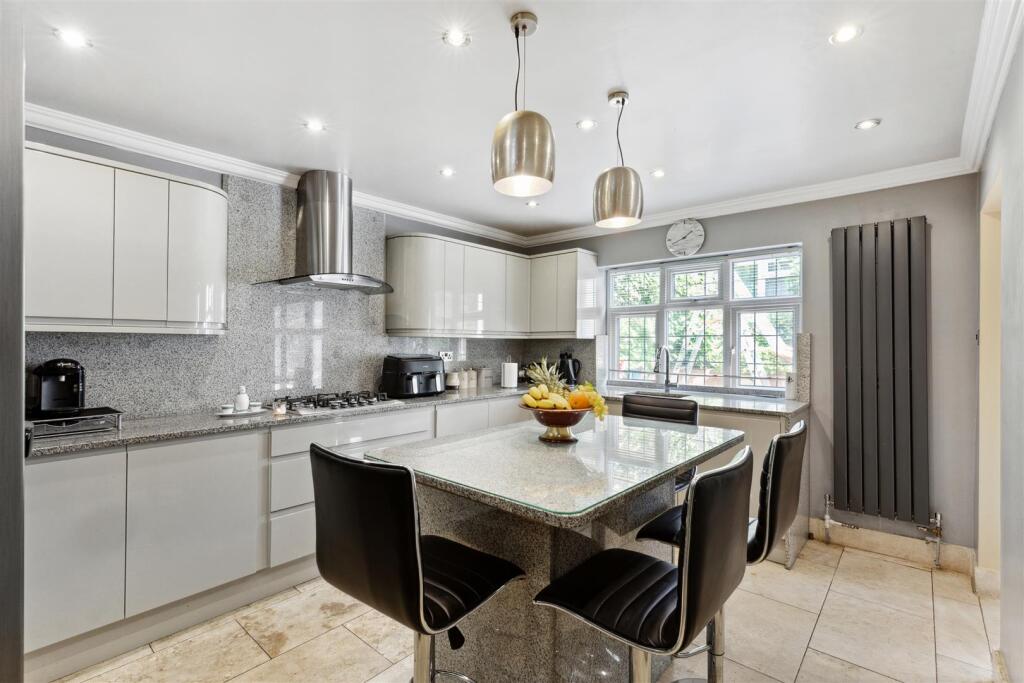 0306202516_SBSM _34 Bellfield Avenue _HA3 6SX_008.