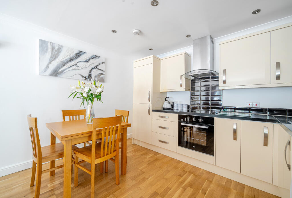 1306226-8-6846ec1...