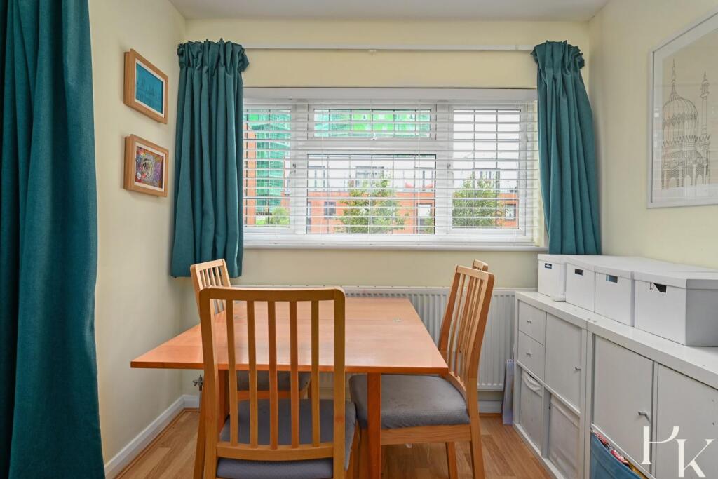 9 Goldstone Lane BN3 (19).jpg