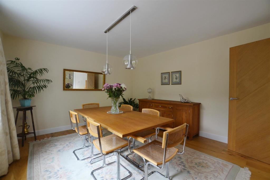 dining room.JPG