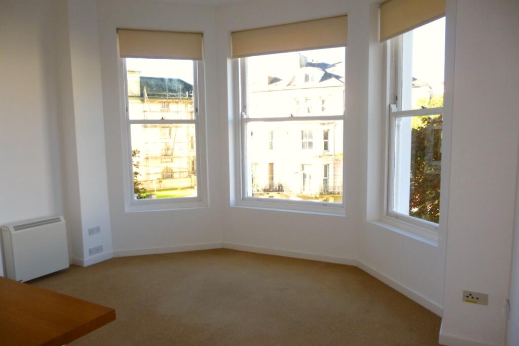 Open Plan Lounge/Kit