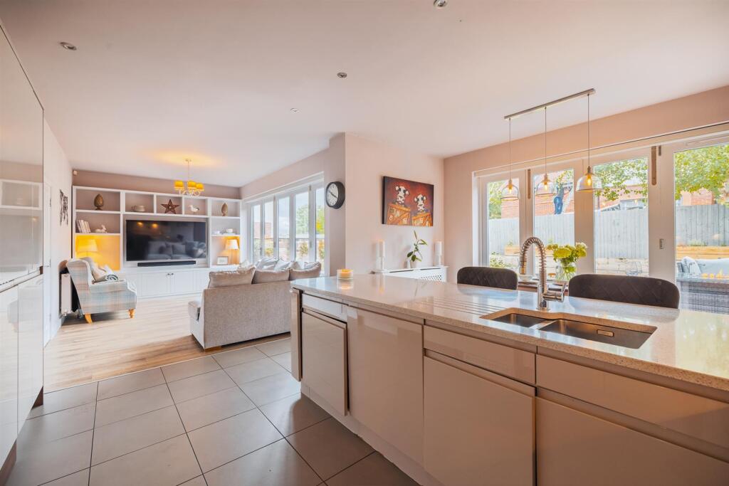 2 George Drive-26.jpg