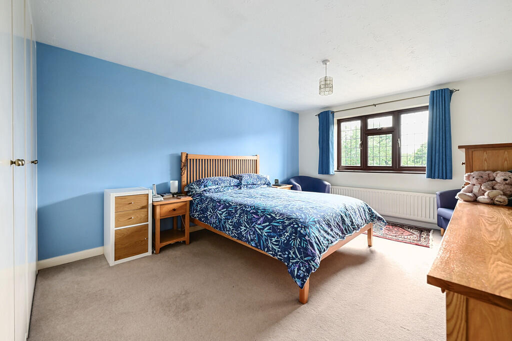 2 Reynolds Green ...