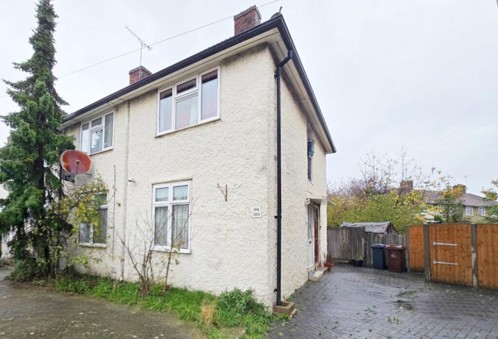 200 Valence Circus, Dagenham, Essex, RM8 3LT
