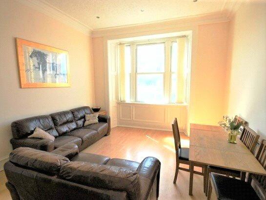 Lounge/Dining