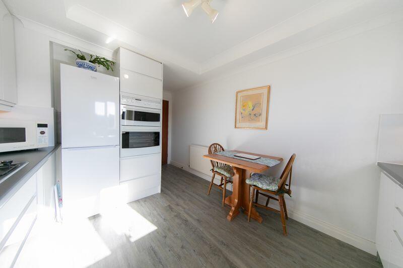 Kitchen &amp; breakfast room