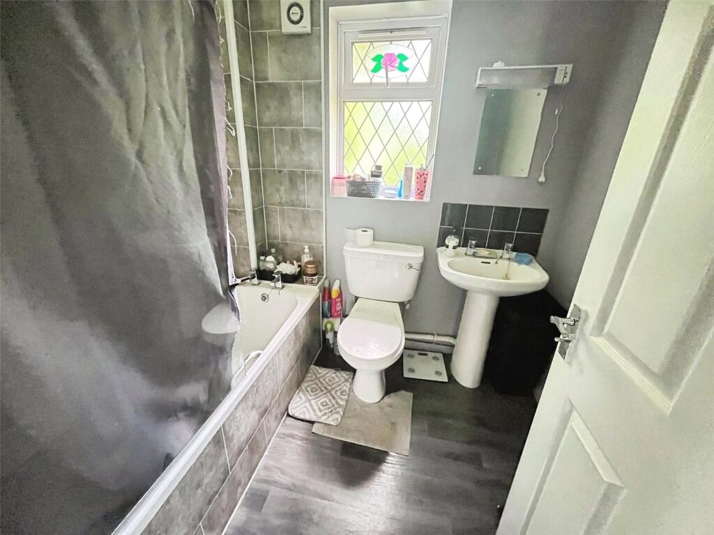 Bathroom No. 05