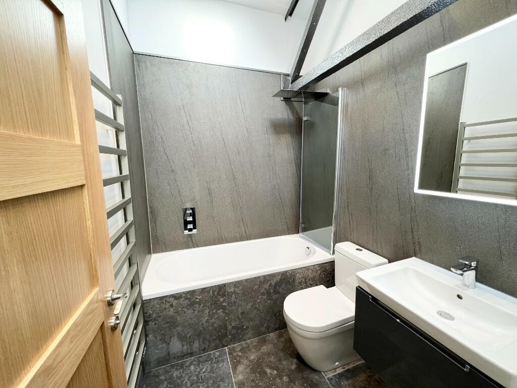 BATHROOM 2