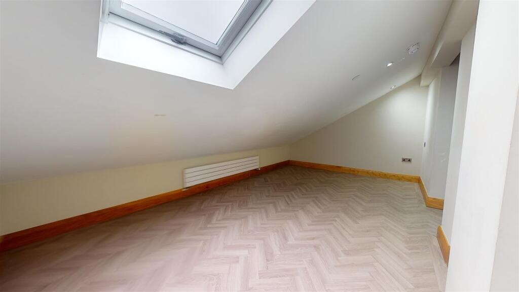 Stanley Street Communal Top Floor