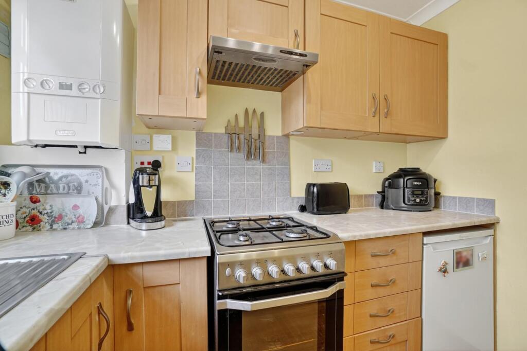 19a allanpark street, largs _08.jpg