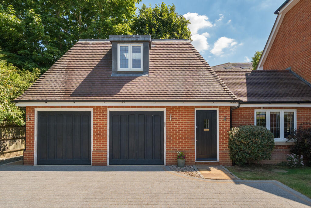 1323724-57-687124...