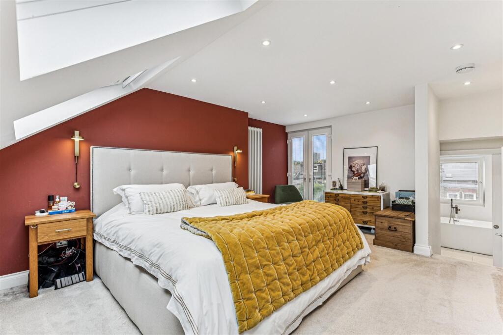 Kingswood Road, W4 - FOR SALE